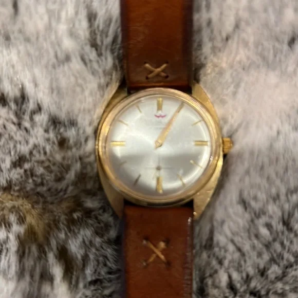 **🔥PRICE DROP🔥** VINTAGE RARE Waltham Automatic 34mm EUC